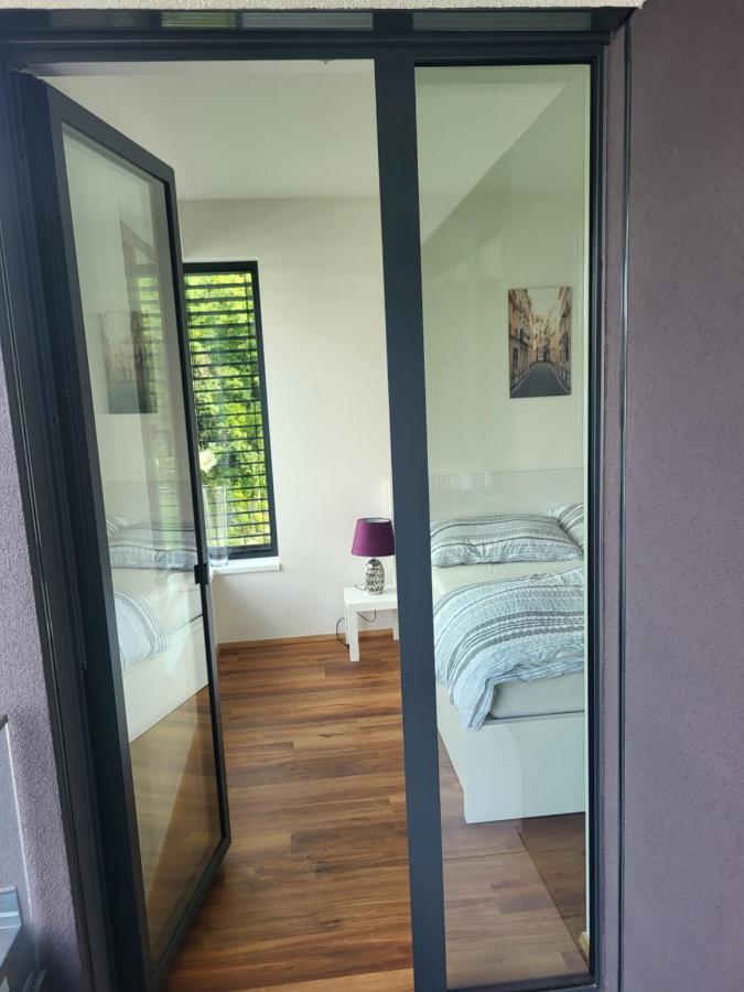 Apartment New In Karlin, 8, Close To Center Prag